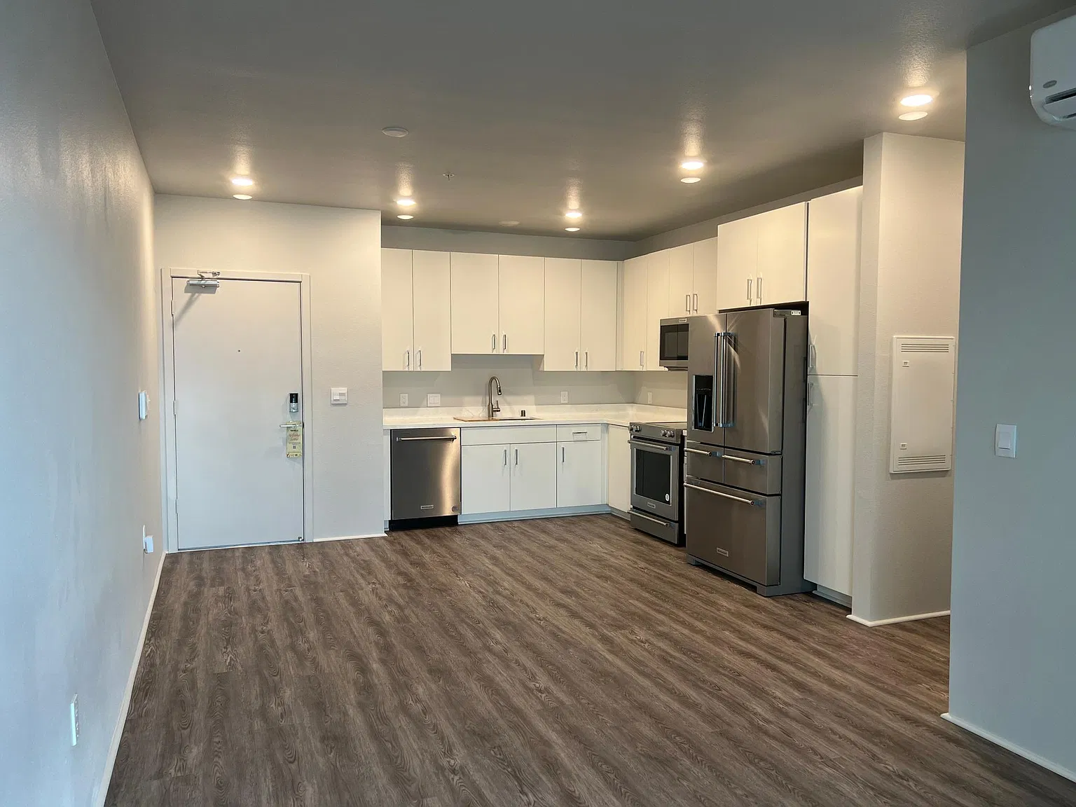 1 bed, 669 sqft, $2,500 — Photo 4