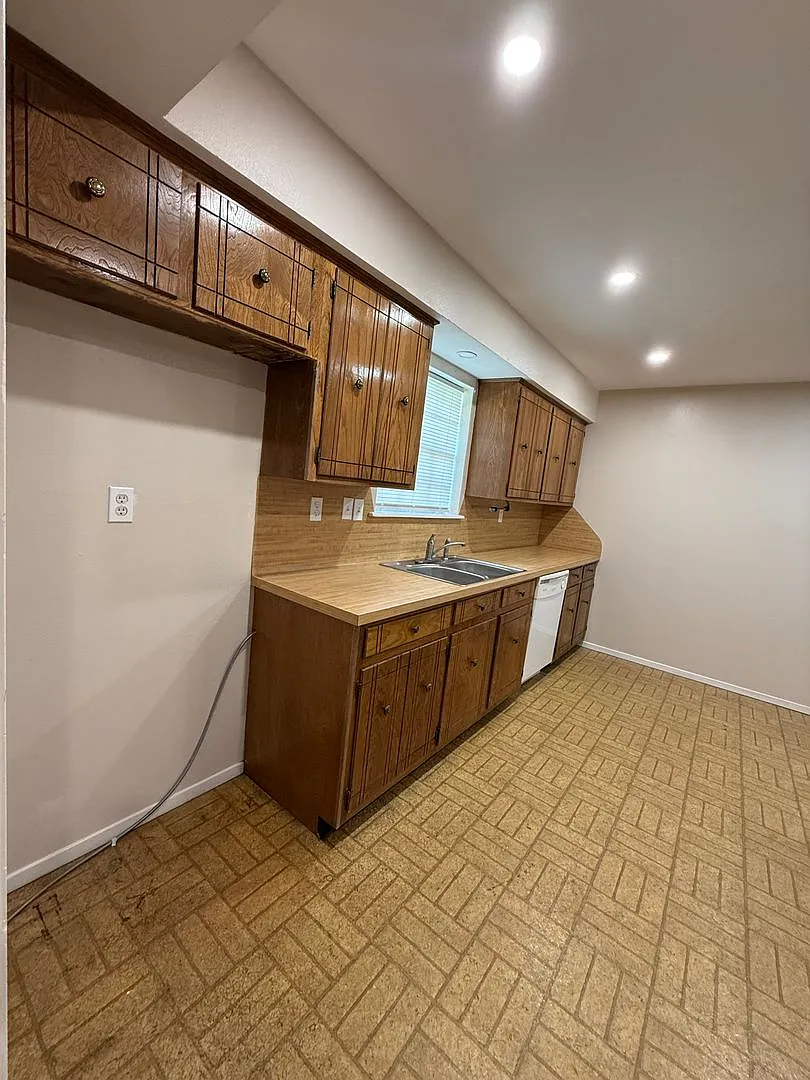 2 Bedroom duplex in PTISD — Photo 3