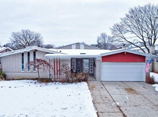 8704 Edna Dr, Warren, MI 48093