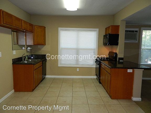 4th image of 527 Oak St