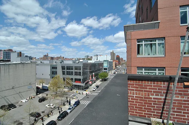 Rented by Compass | media 32