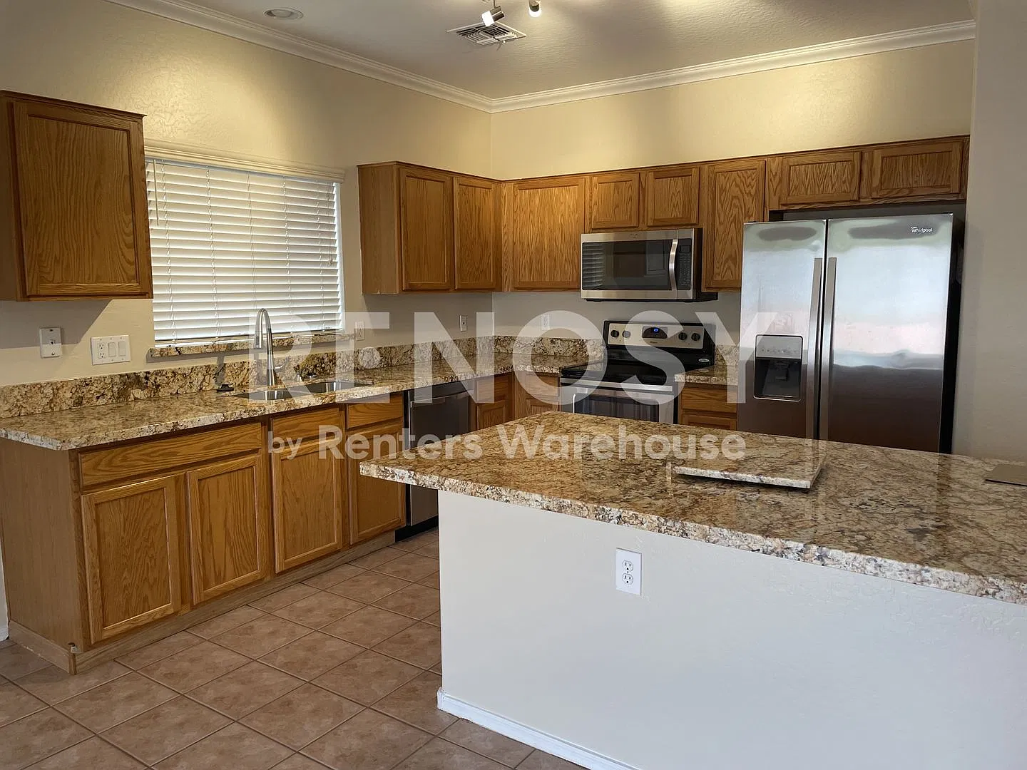 Ideal 3 Br 2 Ba 1 Car Garage Home Near Loop 303 and Greenway in Surprise — Photo 3