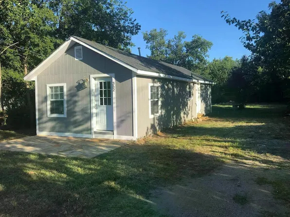 352 E Archer St, Jacksboro, TX 76458