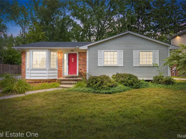 541 Curzon Rd, Rochester Hills, MI 48307