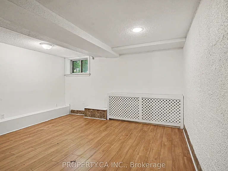 130 Lauder Ave #LOWER — Photo 9