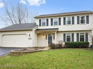 1719 Cambridge Dr, St Charles, IL
