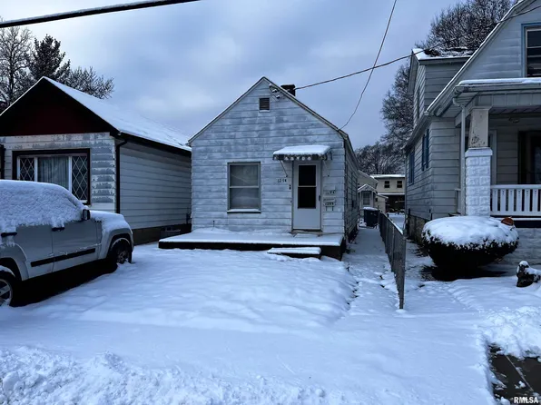 129 N Cedar Ave, West Peoria, IL 61604