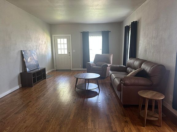 2nd image of 1839 D St NE