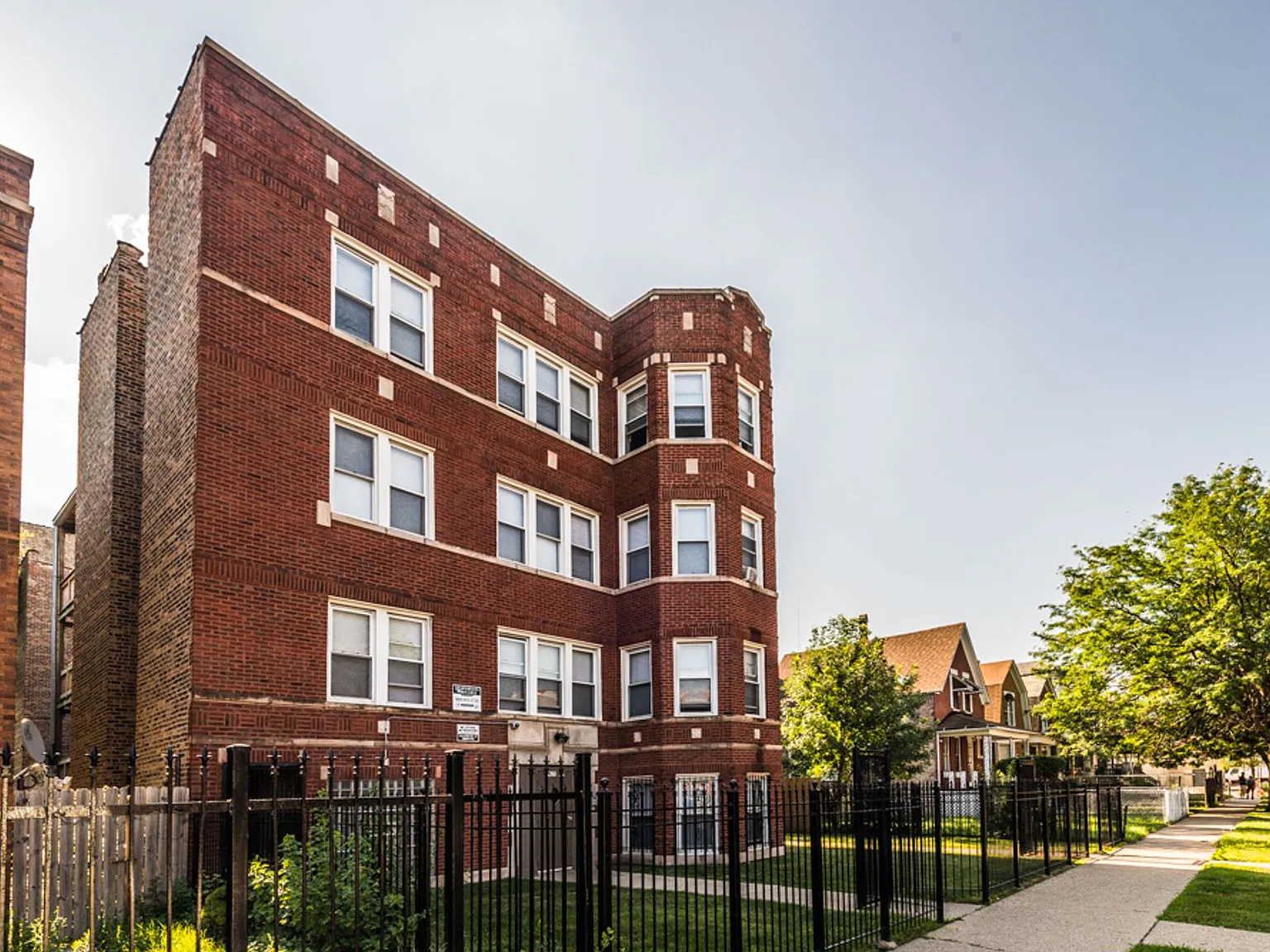 7825 S Emerald — Photo 4