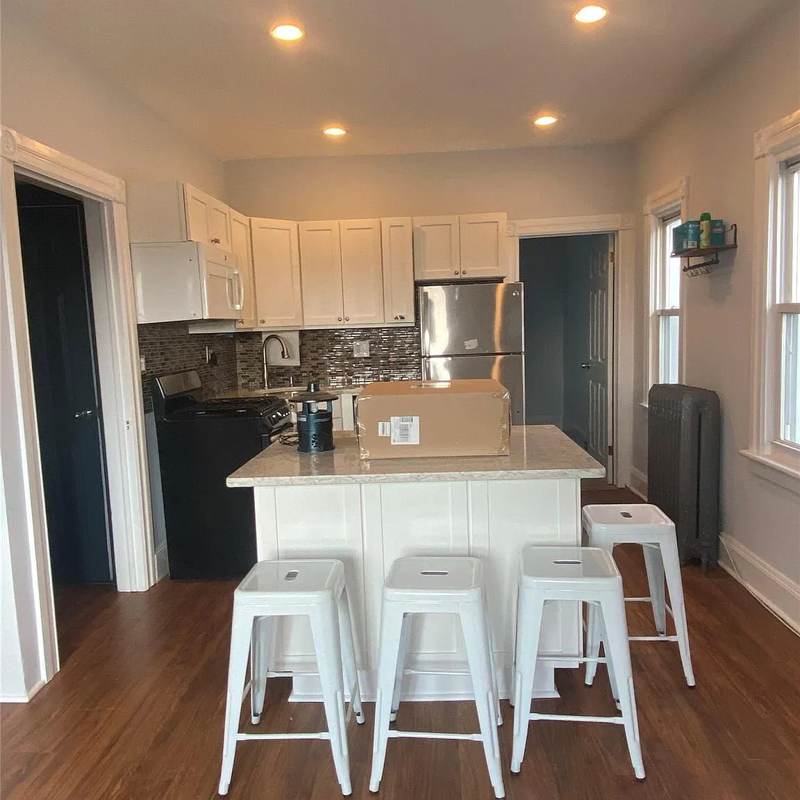 1 bed, 1.0 bath, 800 sqft, $2,700 — Photo 3