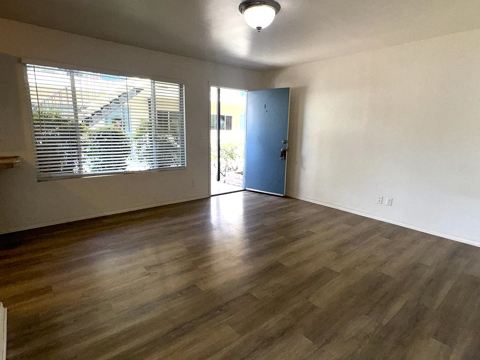 1 bed, $2,595 — Photo 2
