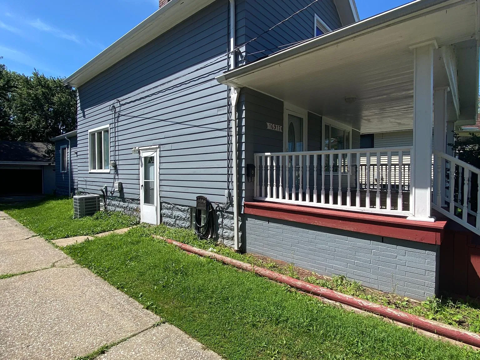 16917 Larchwood Ave — Photo 2