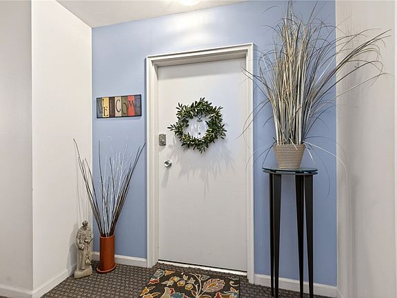5th image of 3265 Southdale Dr APT 9