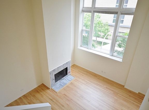 3rd image of 3257 N Sheffield Ave APT 206