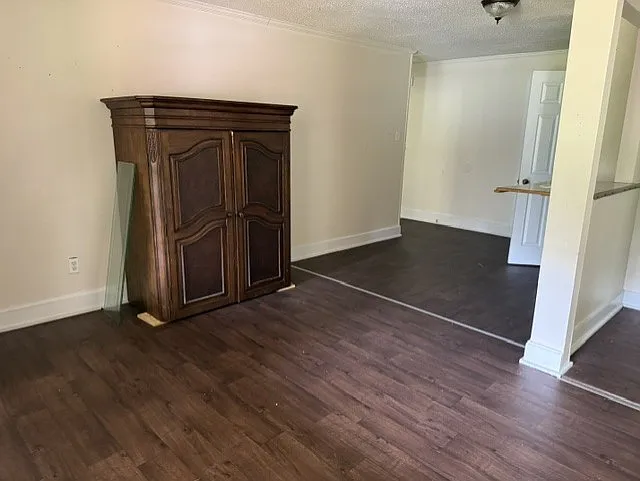 114 Diggs Ct — Photo 2