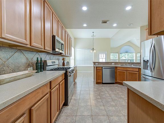 5th image of 7811 Ravens Point Dr