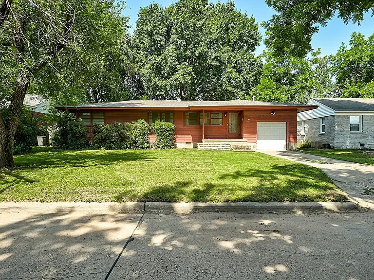 1306 McKinley Ave — Photo 1