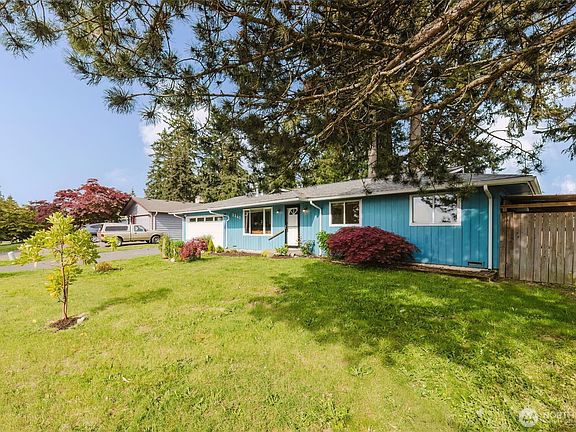 2nd image of 2240 Ponderosa Drive SE