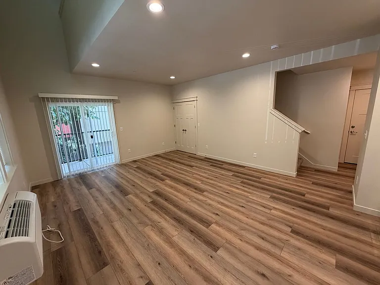 Lincoln St. Apartments — Photo 37