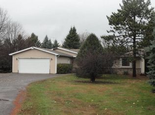 9610 Dellwood Rd N, Saint Paul, MN 55115
