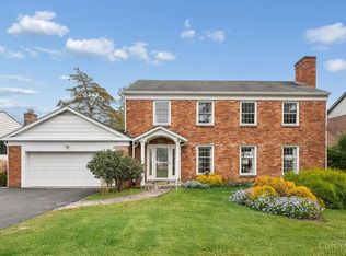 8814 Kenwood Rd, Cincinnati, OH 45242