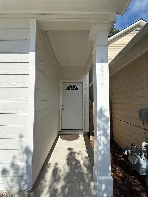 4 bed, 2.5 bath, 1856 sqft, $1,900 — Photo 2