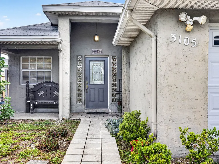 3105 Saint Clair Ave — Photo 3
