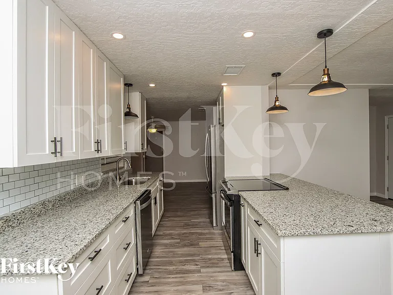 525 Sacre Coeur Dr — Photo 7