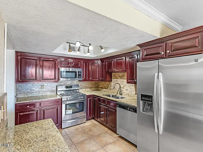 150 Silver Shadow Dr #D — Photo 10