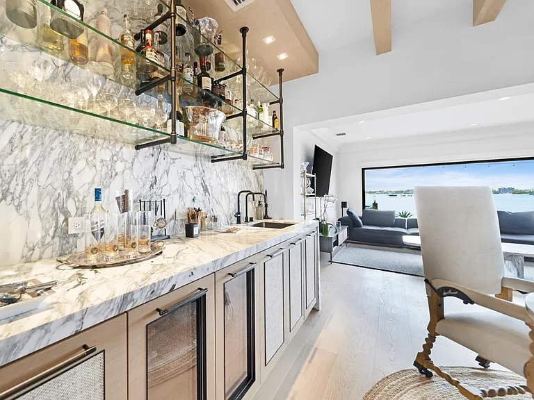 7500 Miami View Dr #SFH — Photo 22