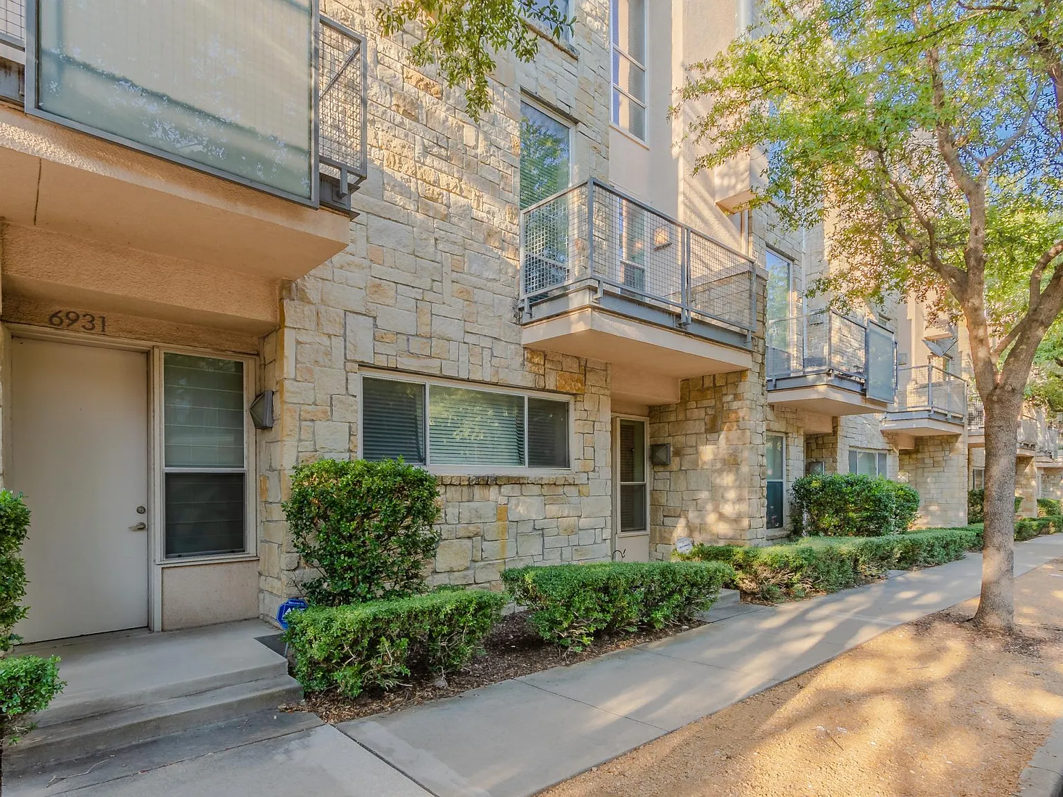 2 bed, 1800 sqft, $2,600 — Photo 2