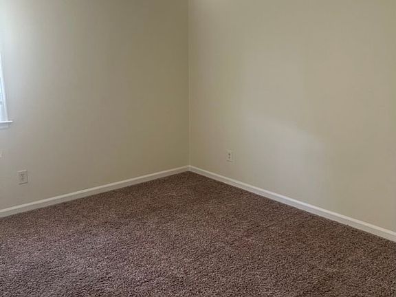 5th image of 235 Mary Ann Dr #5
