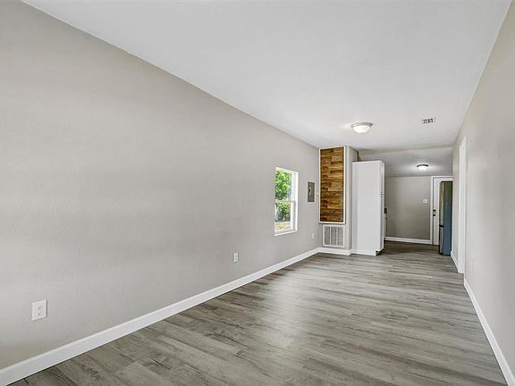4th image of 209 PINEY AVENUE
