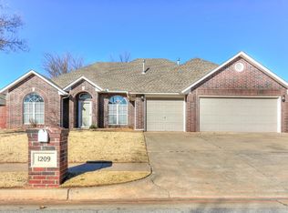 1209 Charlton Rd, Edmond, OK 73003