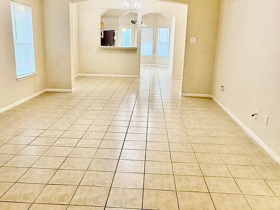 3rd image of 3419 E Rainmill Dr