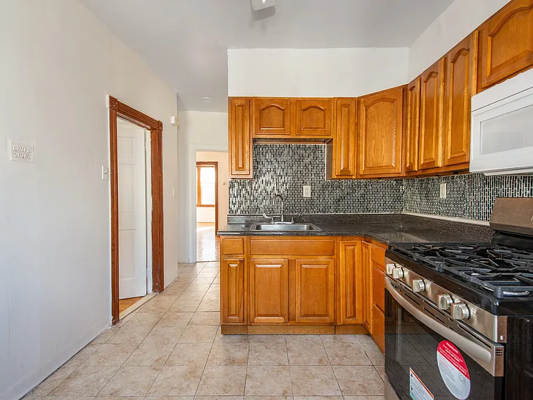46 Spruce St #2 — Photo 10