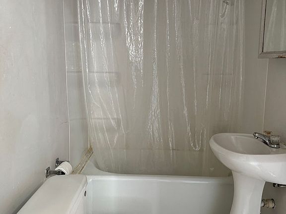 5th image of 635 E Johnson St #2B-2BA-1327SQFT