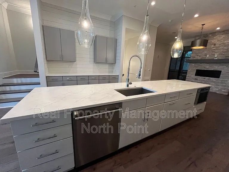 111 Birch St — Photo 8