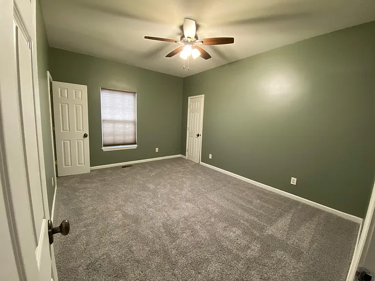 1914 Brown Ave — Photo 12
