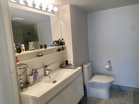 master bedroom washroom
