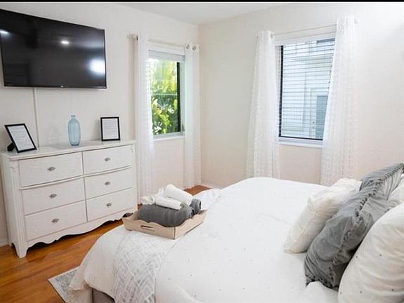5th image of 1128 N 16th Ave