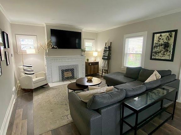 3rd image of 3730 Meadowbrook Blvd