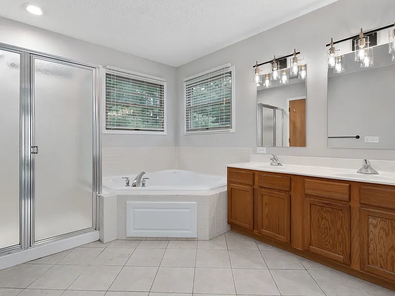 450 Hennigans Grove Rd — Photo 37
