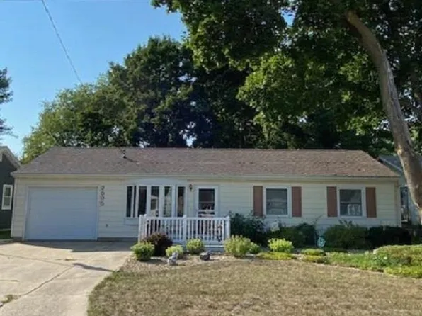 2505 S 3rd St, Clear Lake, IA 50428