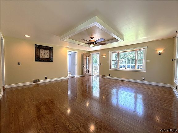3rd image of 4238 Loran Ave
