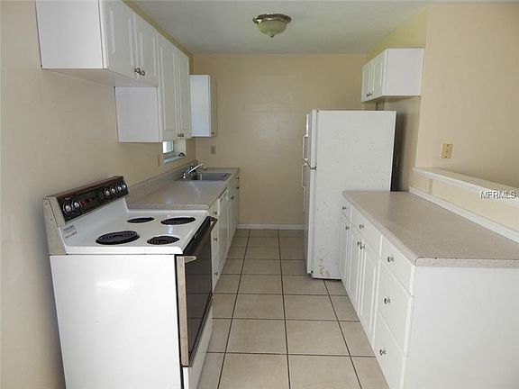 5th image of 22162 Catherine Ave