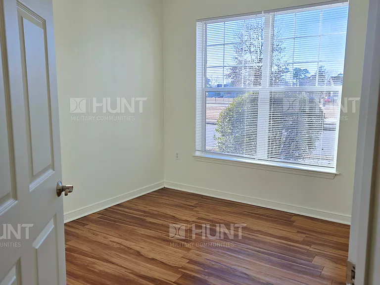 Trenton Dr — Photo 15