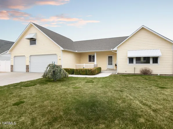 403 S 93rd Ave, Yakima, WA 98908