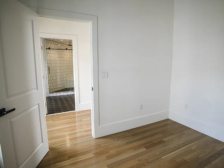 503 N Cameron St — Photo 8
