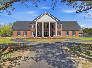 860 Lakebay Road, Vass, NC 28394